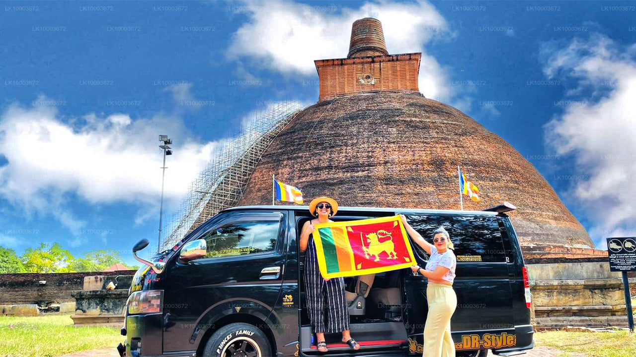 Discover Sri Lanka with Randimal Handalage