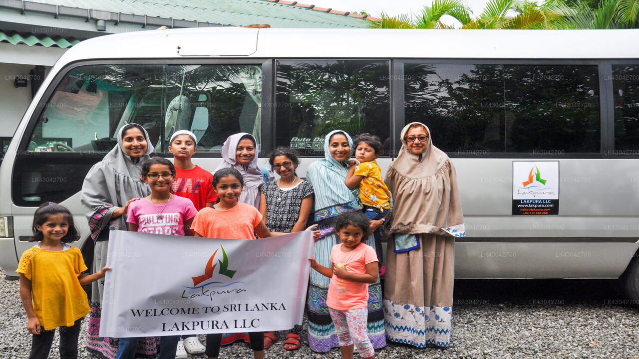 Transfer between Colombo Airport (CMB) and Jetwing Vil Uyana, Sigiriya